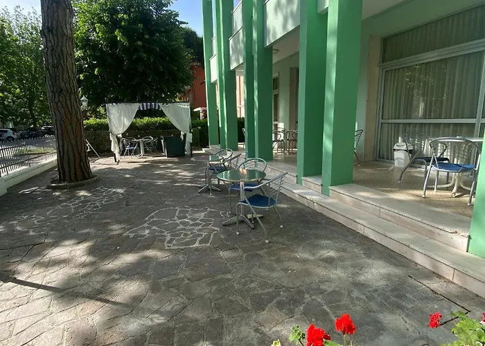 Gladys Hotel