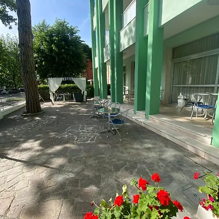 Gladys Hotel